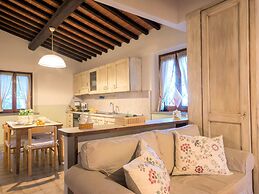 Apartment in Chianti With Swimming Pool