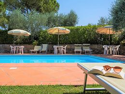 Apartment in Chianti With Swimming Pool
