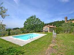 Luxurious Villa With Pool in Cortona