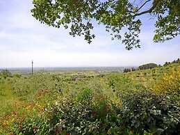 Luxurious Villa With Pool in Cortona