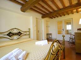 Luxurious Villa With Pool in Cortona