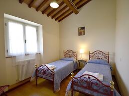 Luxurious Villa With Pool in Cortona