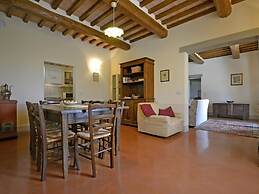 Luxurious Villa With Pool in Cortona