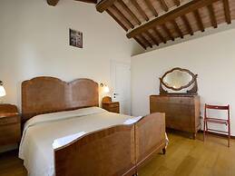 Luxurious Villa With Pool in Cortona