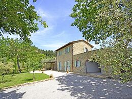 Luxurious Villa With Pool in Cortona