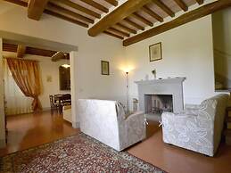 Luxurious Villa With Pool in Cortona