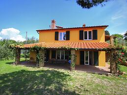 Belvilla by OYO Villa Lucignano