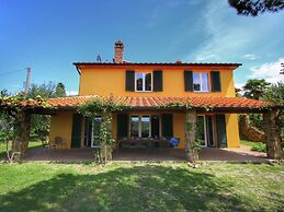 Belvilla by OYO Villa Lucignano