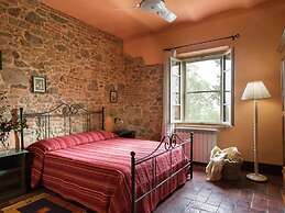 Villa With Swimming Pool in Marciano
