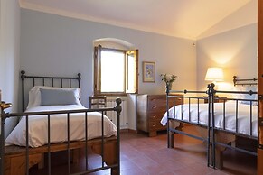 Belvilla by OYO Tasteful Villa With Bubble Bath
