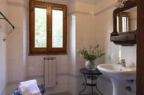 Belvilla by OYO Tasteful Villa With Bubble Bath