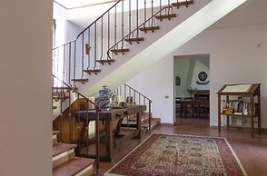Belvilla by OYO Tasteful Villa With Bubble Bath