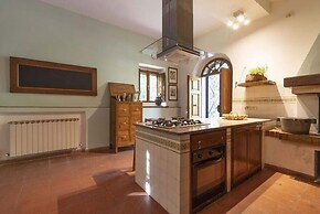 Belvilla by OYO Tasteful Villa With Bubble Bath