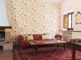 Belvilla by OYO Tasteful Villa With Bubble Bath