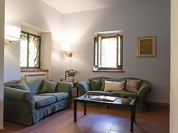 Belvilla by OYO Tasteful Villa With Bubble Bath