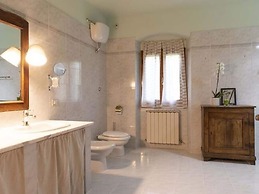 Belvilla by OYO Tasteful Villa With Bubble Bath