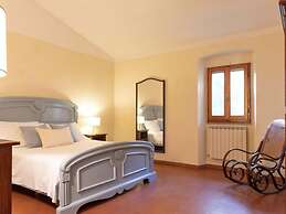 Belvilla by OYO Tasteful Villa With Bubble Bath