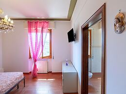 Spacious and Bright House With Private Pool