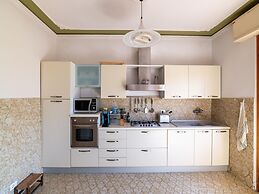 Spacious and Bright House With Private Pool