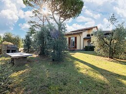 Spacious and Bright House With Private Pool