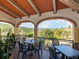 Spacious and Bright House With Private Pool