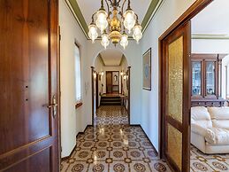 Spacious and Bright House With Private Pool