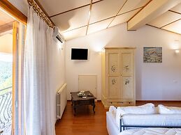 Spacious and Bright House With Private Pool