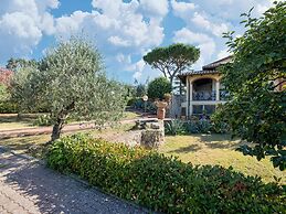 Spacious and Bright House With Private Pool