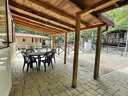 Cosy Mobile Home in Toscana With Shared Pool