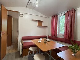 Cosy Mobile Home in Toscana With Shared Pool