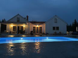 Villa Vitvikena in Gotland, Pool