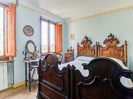 Villa in Cortona With Pool