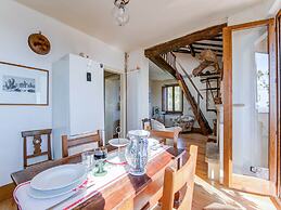 Villa in Cortona With Pool