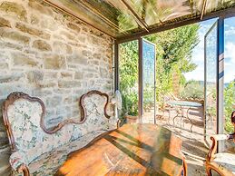 Villa in Cortona With Pool