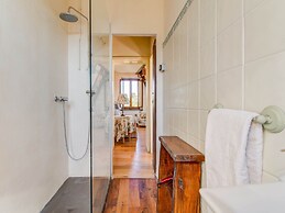 Villa in Cortona With Pool