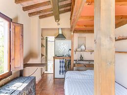 Villa in Cortona With Pool