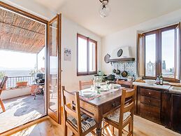 Villa in Cortona With Pool