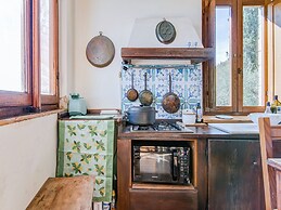 Villa in Cortona With Pool