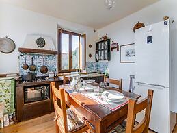 Villa in Cortona With Pool