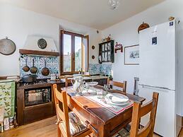 Villa in Cortona With Pool