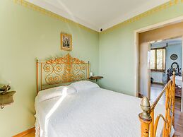 Villa in Cortona With Pool