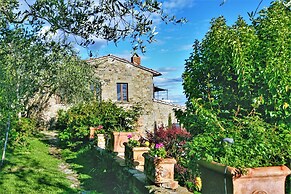 Stone House Villa With Spa in Cortona