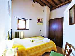 Belvilla by OYO Charming Holiday Home With Pool