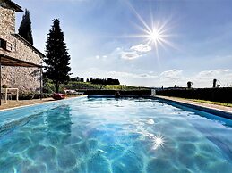 Villa in Gaiole in Chianti With Private Pool