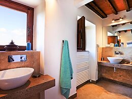 Villa in Gaiole in Chianti With Private Pool