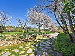 Belvilla by OYO Villa Aiola