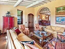 Belvilla by OYO Villa Aiola