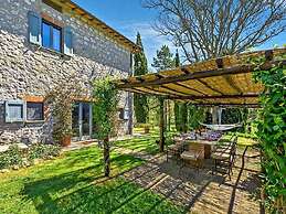 Belvilla by OYO Villa Aiola