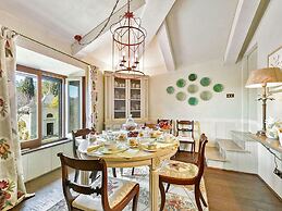 Belvilla by OYO Villa Aiola