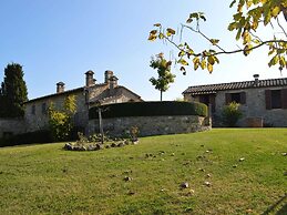 Apartment With Shared Rooftop Pool